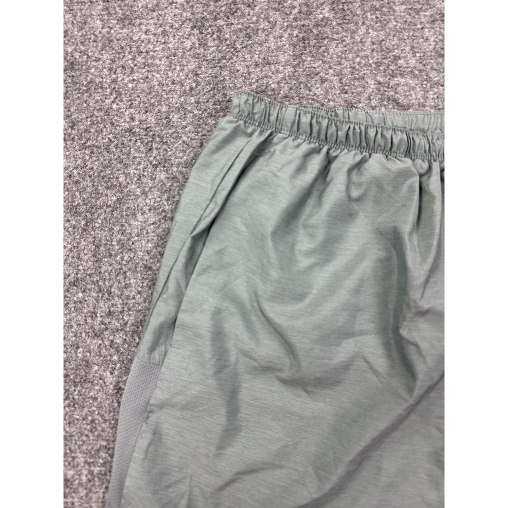 Nike Dri-FIT Running Shorts Womens XL Gray 7 Inch Inseam Athletic Pockets Gym - Picture 3 of 9